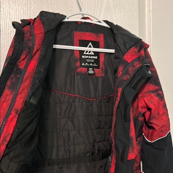 Ripzone Red and Black Kids Jacket 3 in 1. ( has removable fall coat) - Picture 6 of 8